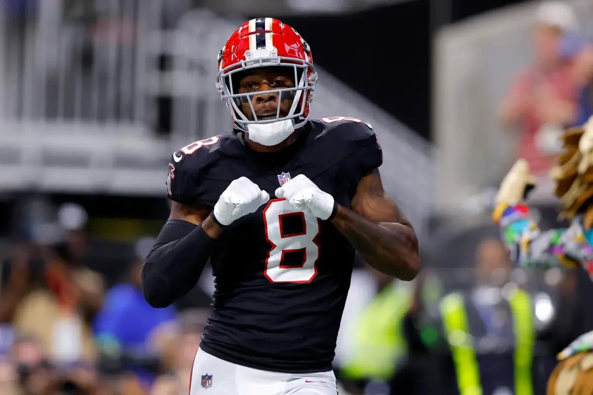 Atlanta Falcons tight end Kyle Pitts celebrates after catching a touchdown in Week 6 against the Washington Commanders.